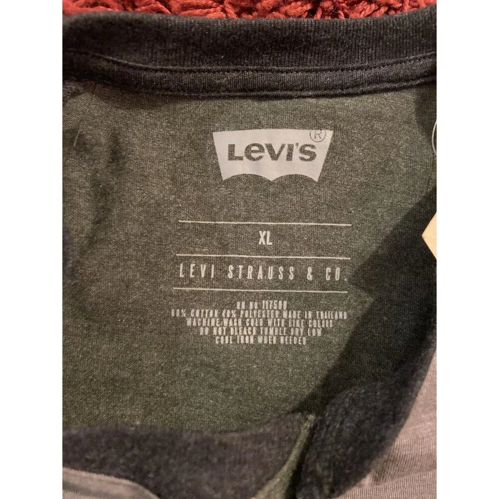 NEW Levi’s Henley Shirt Men’s Size XL 3/4 Sleeve Gray